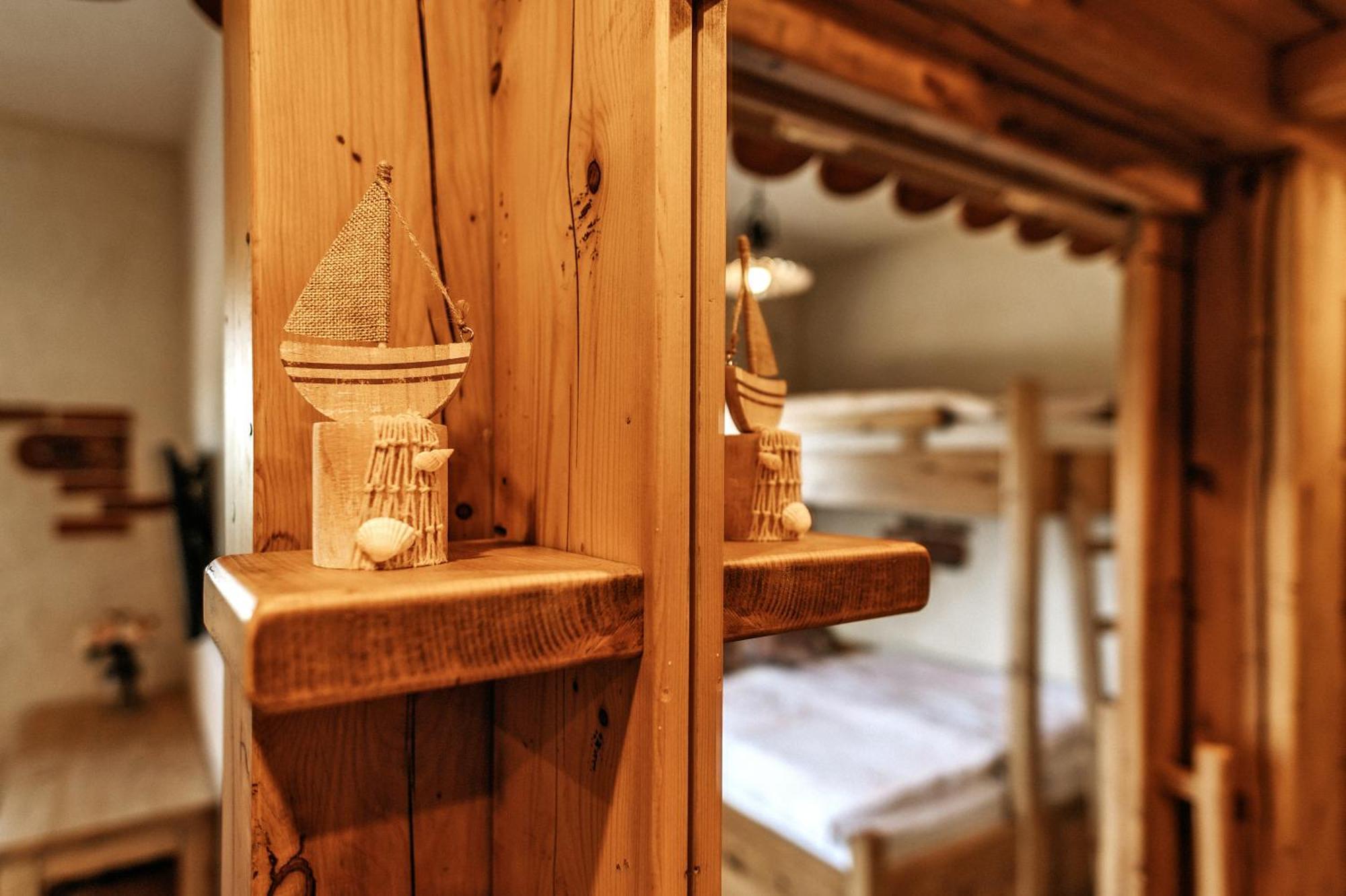 Hotel Gostilnica Orle - Sleeping In The Tower Škofljica Exterior foto