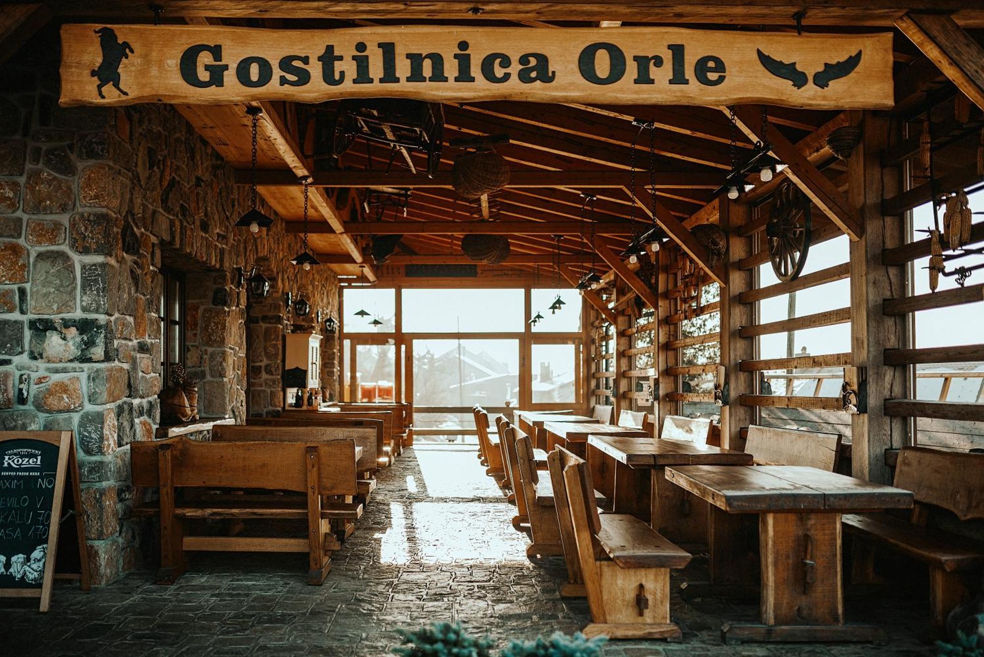 Hotel Gostilnica Orle - Sleeping In The Tower Škofljica Exterior foto